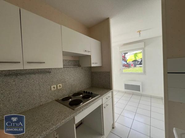 Appartement à louer 3 pièces 61.25m² Saint-Jean-d'Angély (17400)