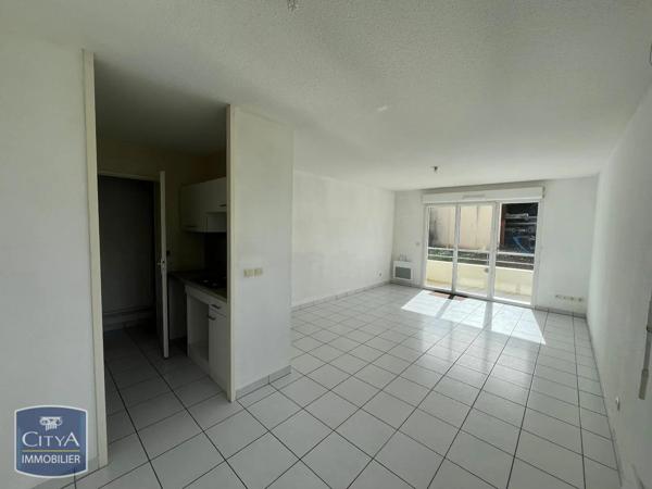 Appartement à louer 3 pièces 61.25m² Saint-Jean-d'Angély (17400)