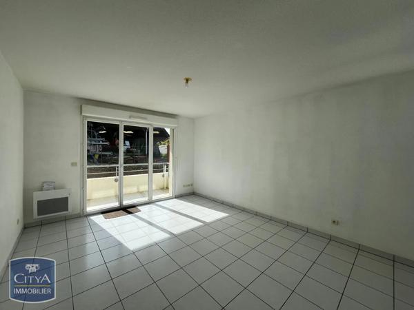 Appartement à louer 3 pièces 61.25m² Saint-Jean-d'Angély (17400)