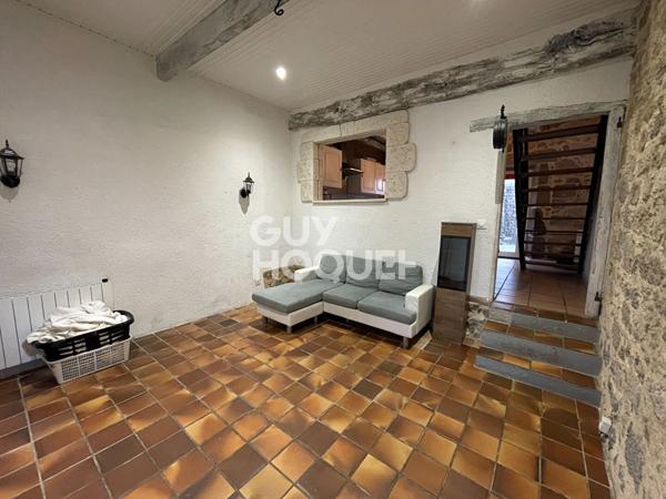 Maison meublée avec une Cour et une remise