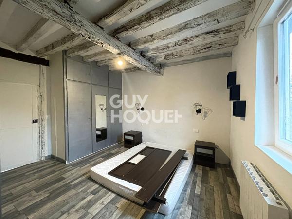 Maison meublée avec une Cour et une remise