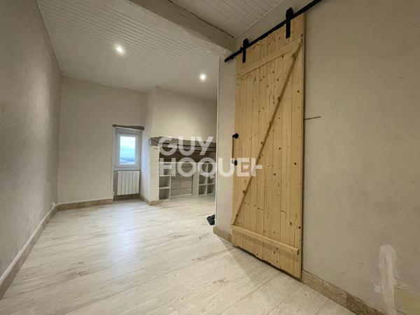 Maison meublée avec une Cour et une remise
