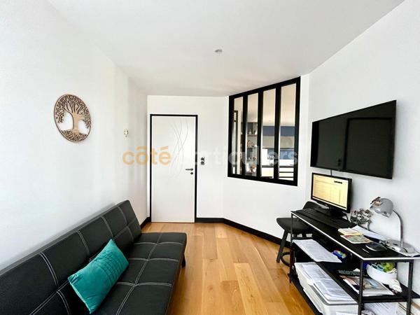 Vente
                Appartement90 m² - 4 Pièces -
                    ROYAN (17200)