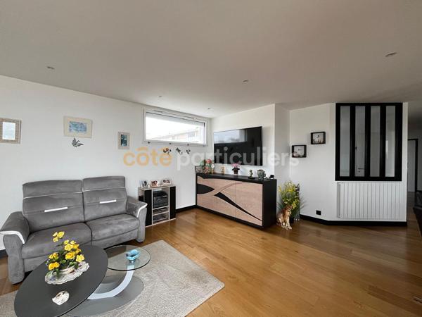 Vente
                Appartement90 m² - 4 Pièces -
                    ROYAN (17200)