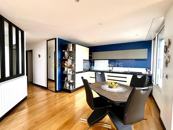 Vente
                Appartement90 m² - 4 Pièces -
                    ROYAN (17200)