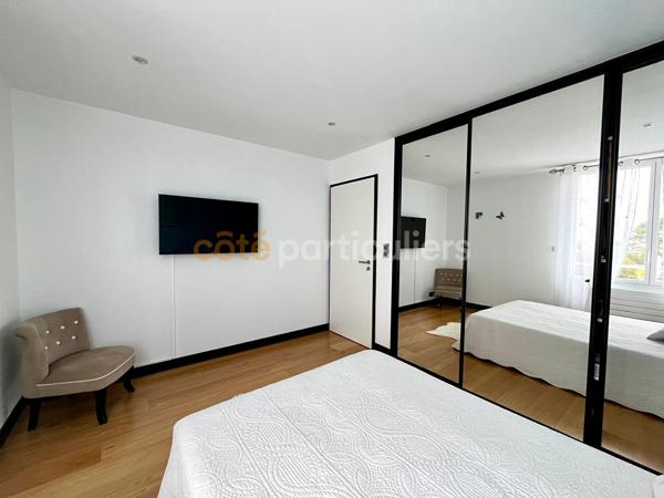 Vente
                Appartement90 m² - 4 Pièces -
                    ROYAN (17200)