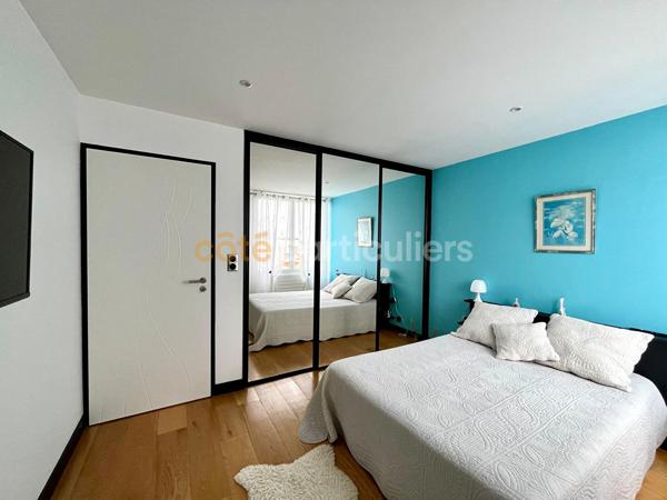 Vente
                Appartement90 m² - 4 Pièces -
                    ROYAN (17200)