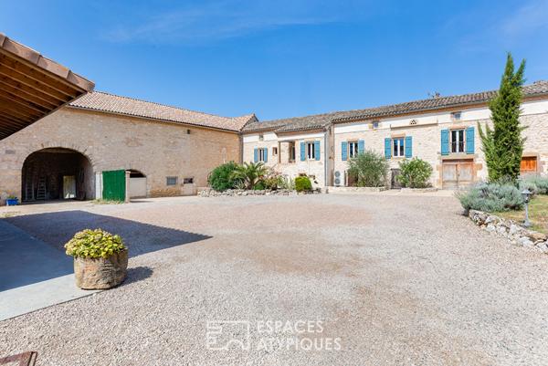 Ensemble immobilier de caractère avec gîte