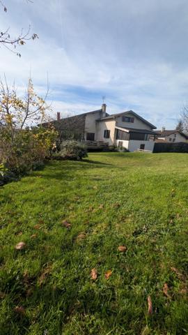 Maison fonctionnelle et familiale en pleine nature