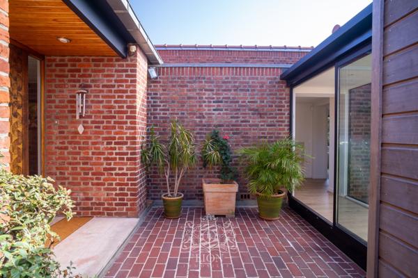 Maison de plain-pied en premier rang golf de Brigode