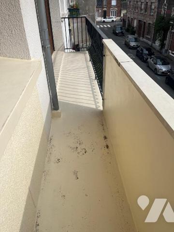 à 550 mètres de la Gare : Appartement Type 3 avec place de parking et balcon