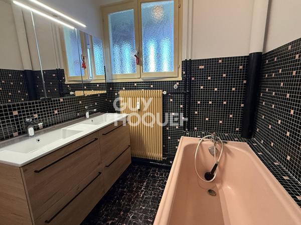 Quartier Saint Claude, appartement familial 4 chambres, 95 m² traversant