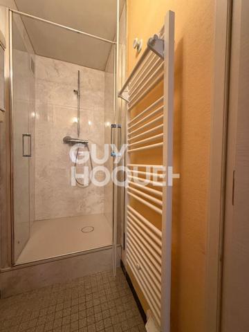 Quartier Saint Claude, appartement familial 4 chambres, 95 m² traversant