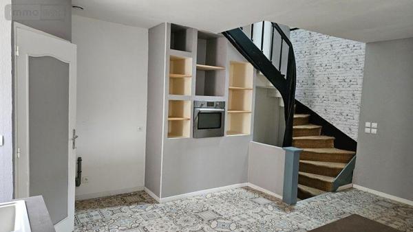 Immeuble de rapport à vendre à La Suze-sur-Sarthe dans la Sarthe (72210), ref : HB-1770