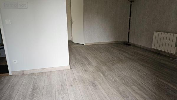 Immeuble de rapport à vendre à La Suze-sur-Sarthe dans la Sarthe (72210), ref : HB-1770