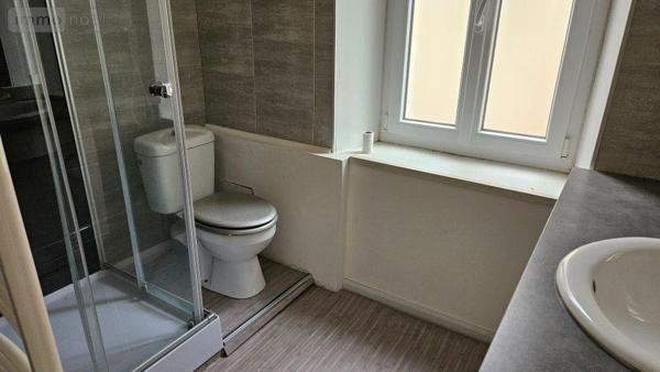 Immeuble de rapport à vendre à La Suze-sur-Sarthe dans la Sarthe (72210), ref : HB-1770