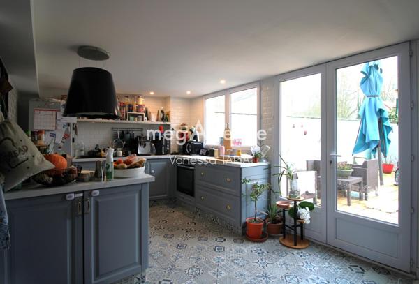 Maison à ROMILLY-SUR-SEINE, 10100 - 6 pièces 175m²