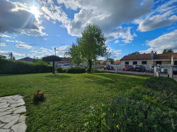 Maison Roullet Saint Estephe 4 pièce(s) 94 m2 proche Angoulême (16000)