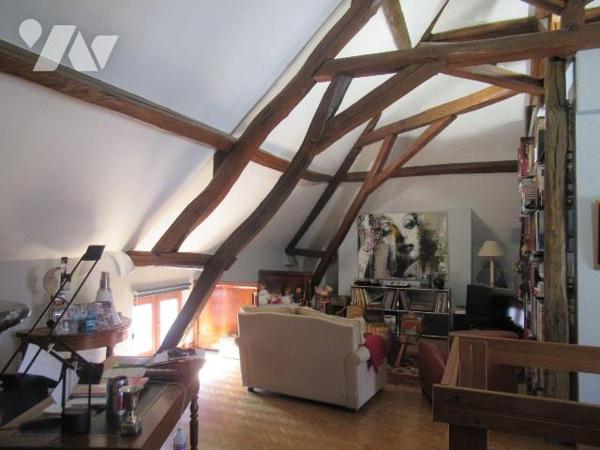 A vendre à Saint André Les Vergers, magnifique longère de 217m²pleine de charme et d'authentici...