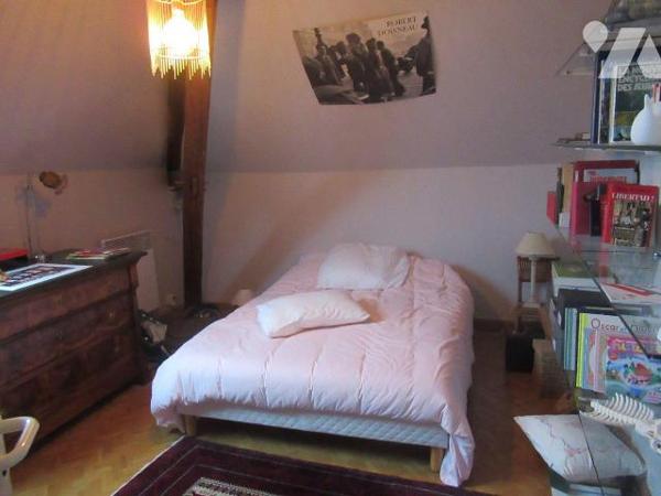 A vendre à Saint André Les Vergers, magnifique longère de 217m²pleine de charme et d'authentici...