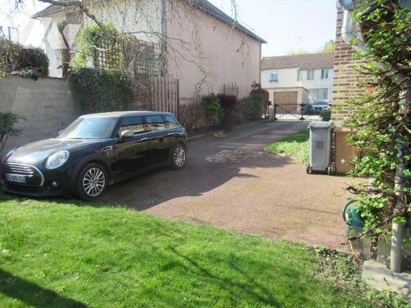 A vendre à Saint André Les Vergers, magnifique longère de 217m²pleine de charme et d'authentici...