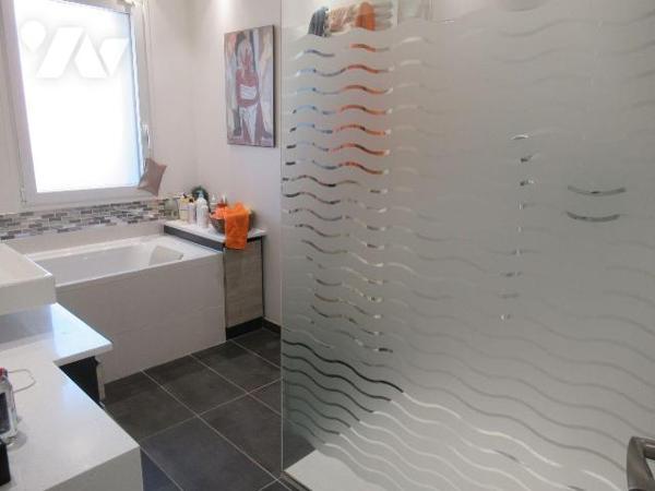 A vendre à Saint André Les Vergers, magnifique longère de 217m²pleine de charme et d'authentici...