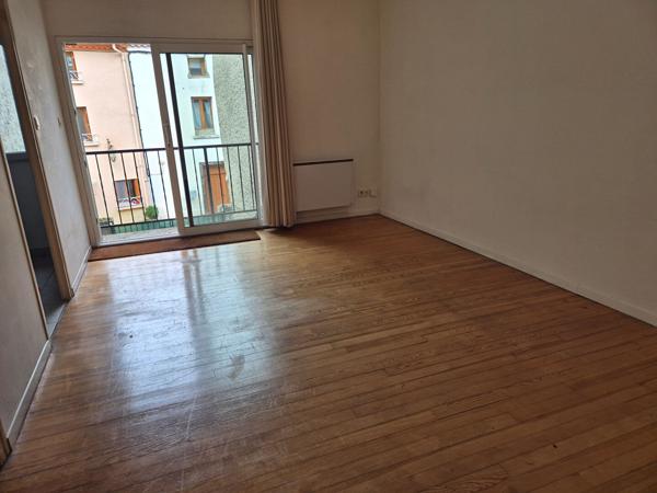 Maison T3 de 42 m² avec garage et cour de 35 m². Montgailhard
