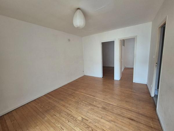 Maison T3 de 42 m² avec garage et cour de 35 m². Montgailhard