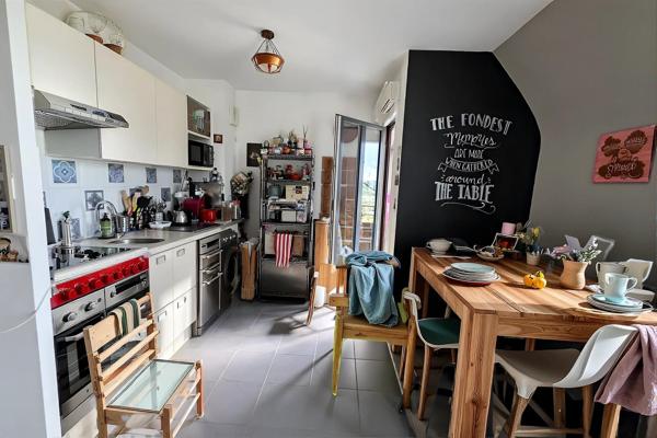 Appartement de 3 pièces au 2éme et dernier étage.