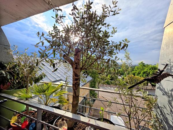 Appartement de 3 pièces au 2éme et dernier étage.