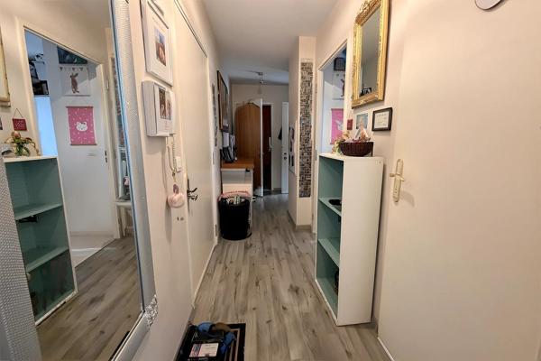 Appartement de 3 pièces au 2éme et dernier étage.