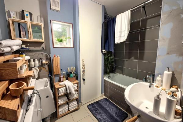 Appartement de 3 pièces au 2éme et dernier étage.