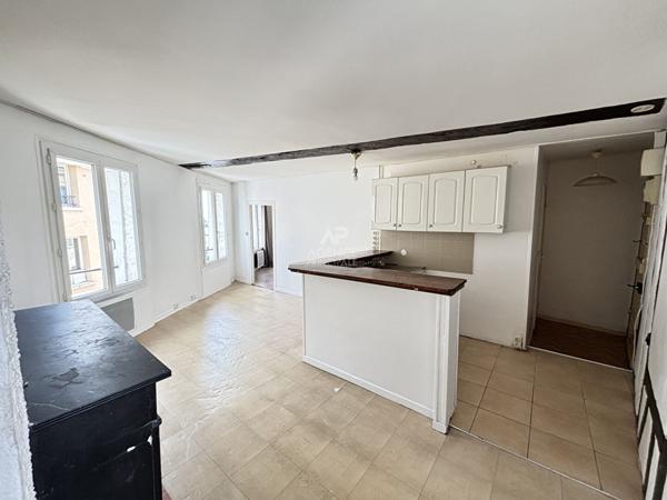 Appartement 2 pièces au centre-ville de Pontoise €133 600 ** - Référence 11190
