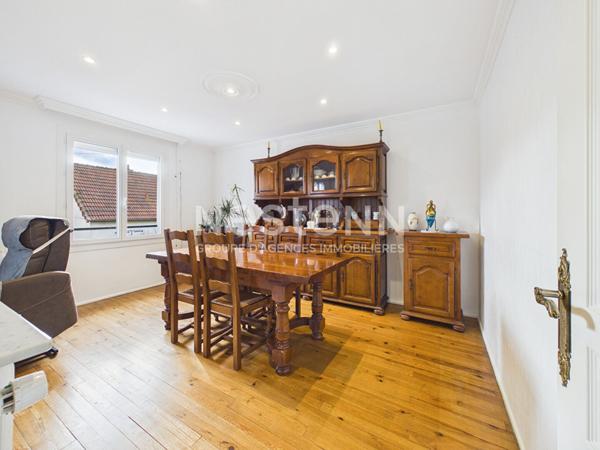 A vendre à Naucelles, sur terrain de 650 m², maison de type 6 d'une surface de 126 m²