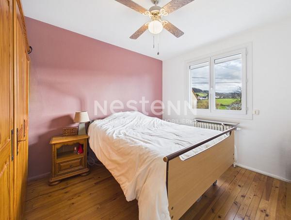 A vendre à Naucelles, sur terrain de 650 m², maison de type 6 d'une surface de 126 m²