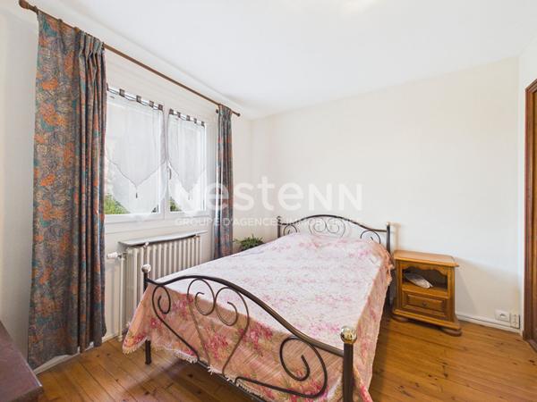 A vendre à Naucelles, sur terrain de 650 m², maison de type 6 d'une surface de 126 m²