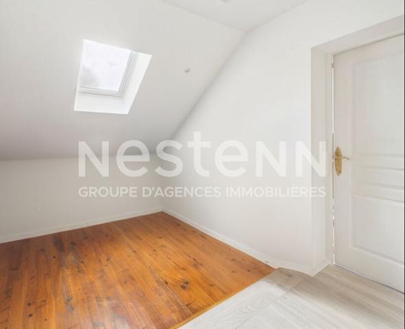 A vendre à Naucelles, sur terrain de 650 m², maison de type 6 d'une surface de 126 m²