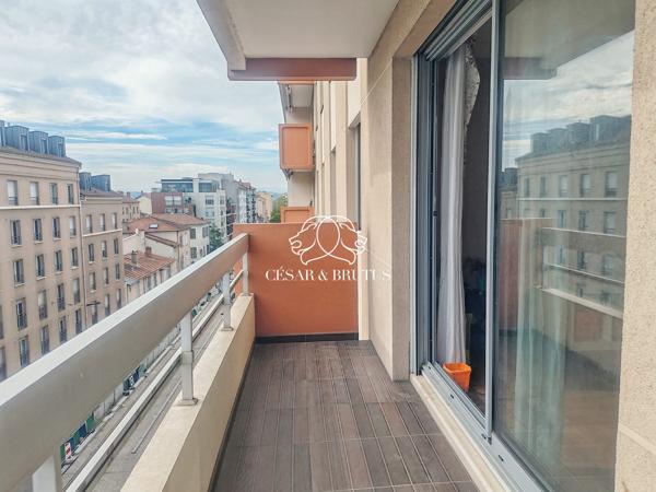 VILLEURBANNE/MONCHAT – GRAND T4 110 M² RÉNOVÉ, CALME, BALCON ET TRAM À PROXIMITÉ