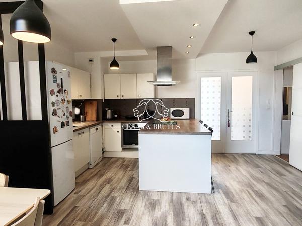 VILLEURBANNE/MONCHAT – GRAND T4 110 M² RÉNOVÉ, CALME, BALCON ET TRAM À PROXIMITÉ