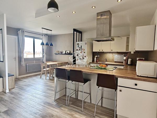 VILLEURBANNE/MONCHAT – GRAND T4 110 M² RÉNOVÉ, CALME, BALCON ET TRAM À PROXIMITÉ