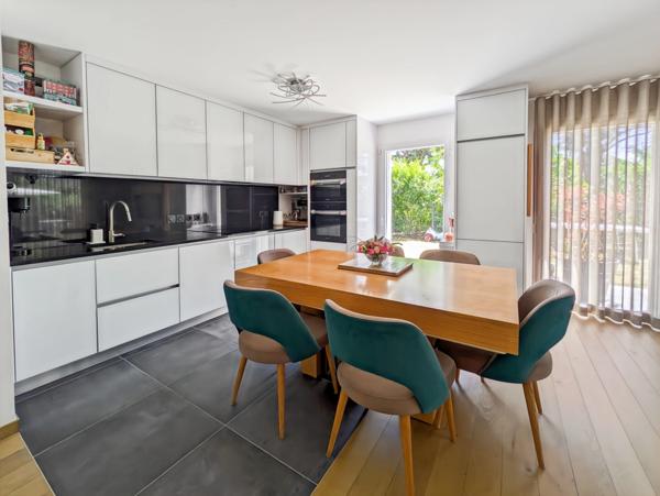 Dpt Haute Savoie (74), à vendre ANNEMASSE - Haut de gamme - Appartement T4 de 84 m² avec terrasse et jardin de 183 m2