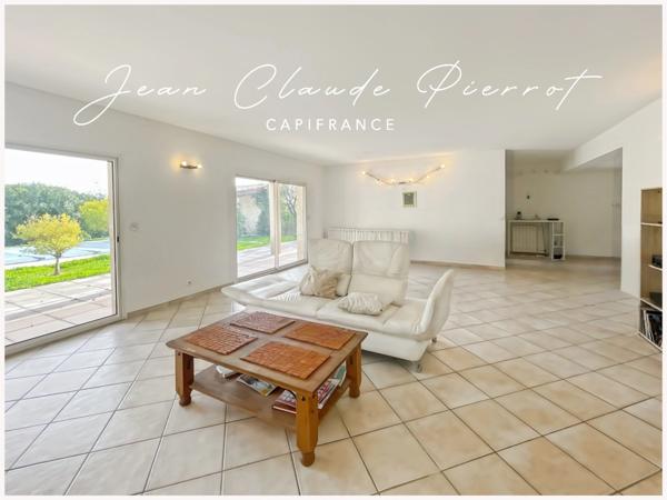 Maison à vendre 6 pièces avec Hangar indépendant et piscine CLARENSAC (30)