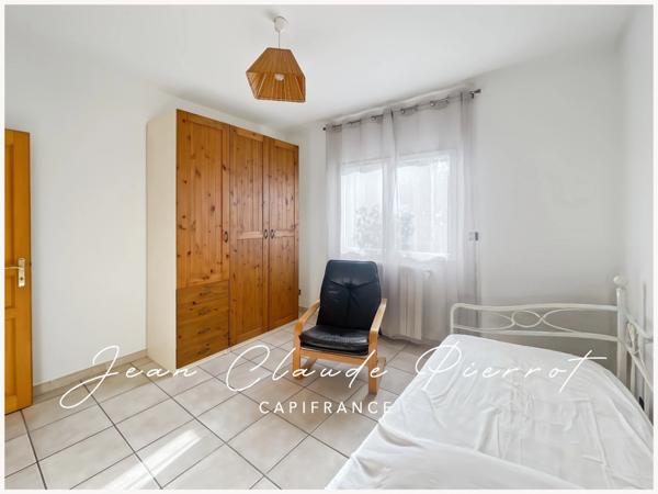 Maison à vendre 6 pièces avec Hangar indépendant et piscine CLARENSAC (30)