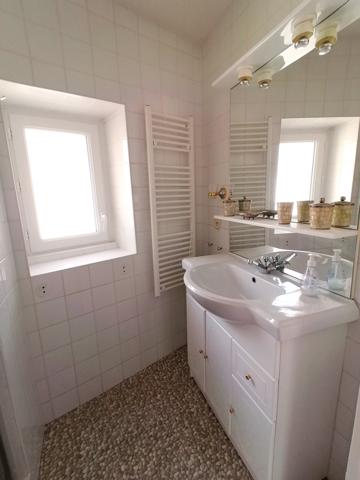 A 15 MINUTES DE POITIERS