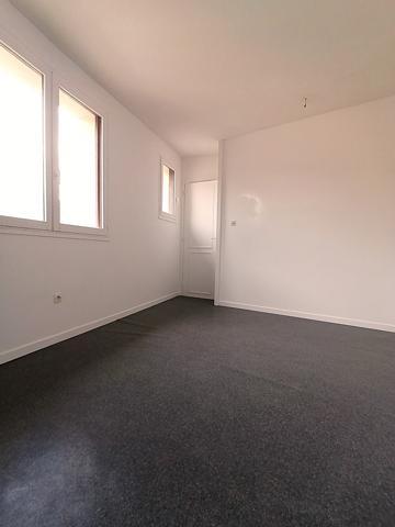 A 15 MINUTES DE POITIERS