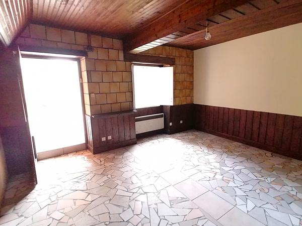 A 15 MINUTES DE POITIERS