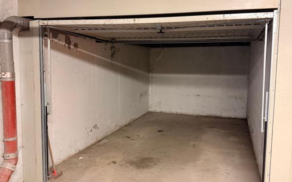 Stationnement à louer    Marseille 12