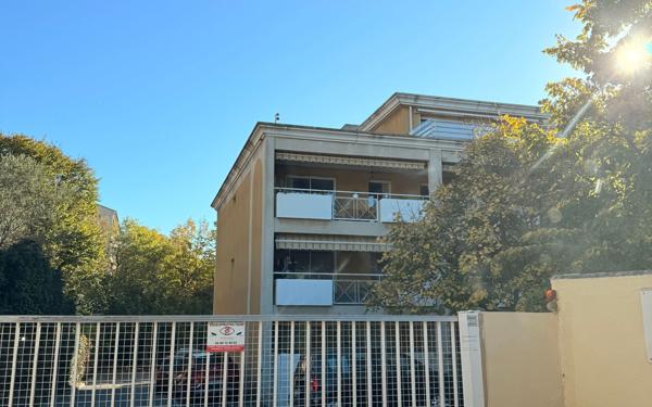 Stationnement à louer    Marseille 12