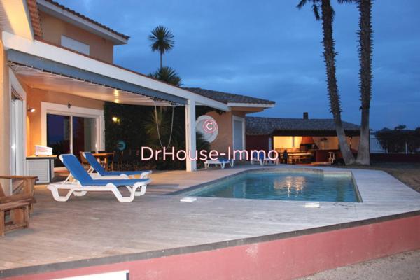 Maison à louer 5 pièces de 200 m²