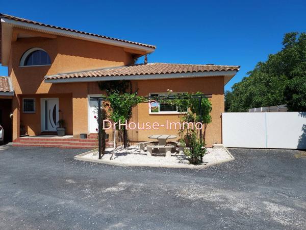 Maison à louer 5 pièces de 200 m²